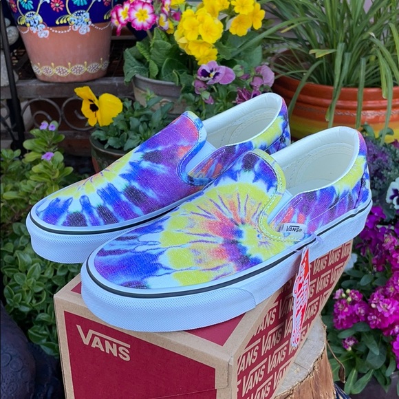 Vans Shoes - New Vans Tie Dye Classic Slip On Sneakers Sz 7